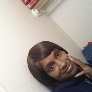 Meet your Posher, Jamila